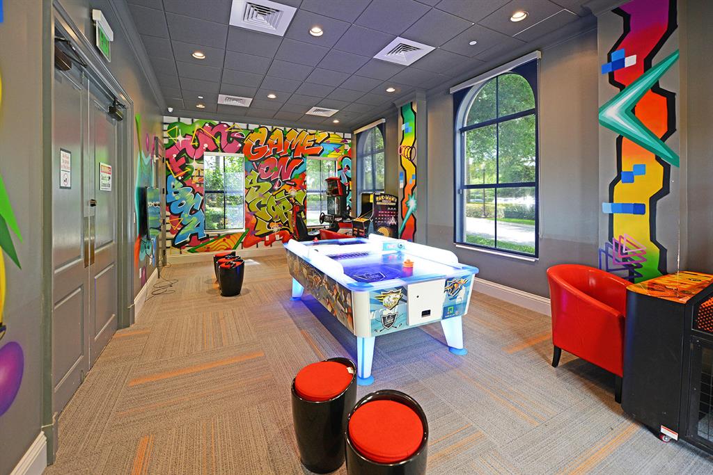 THE OAKS - Residential