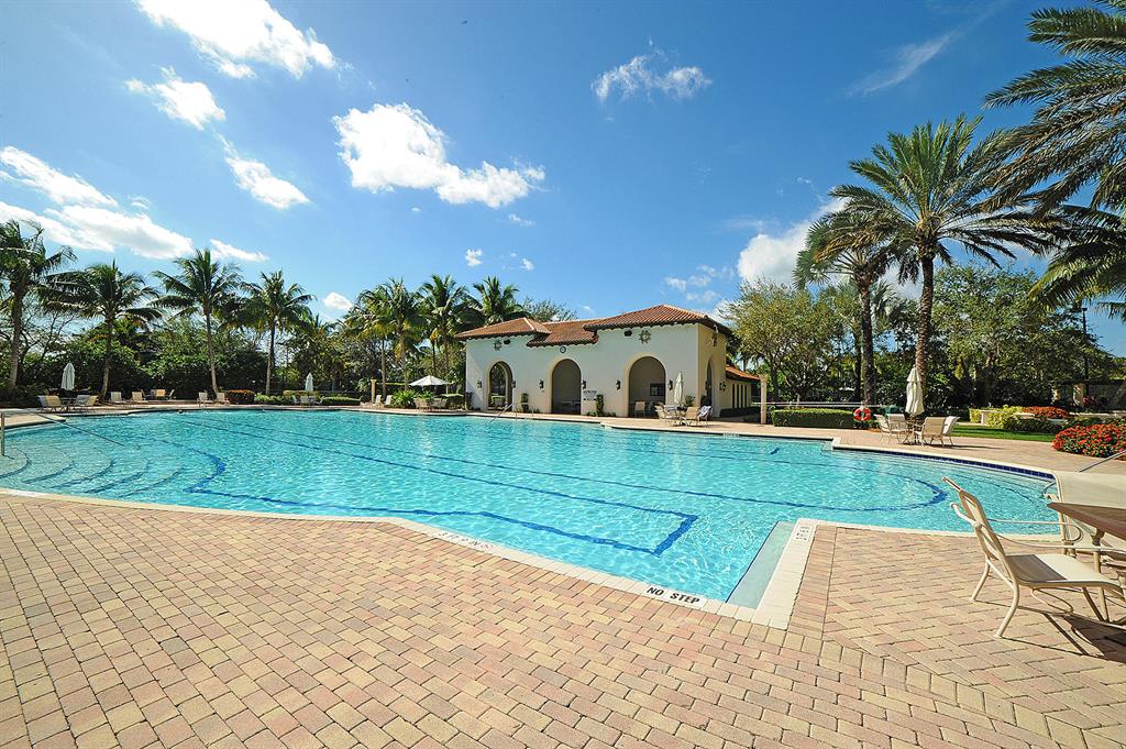 THE OAKS - Residential