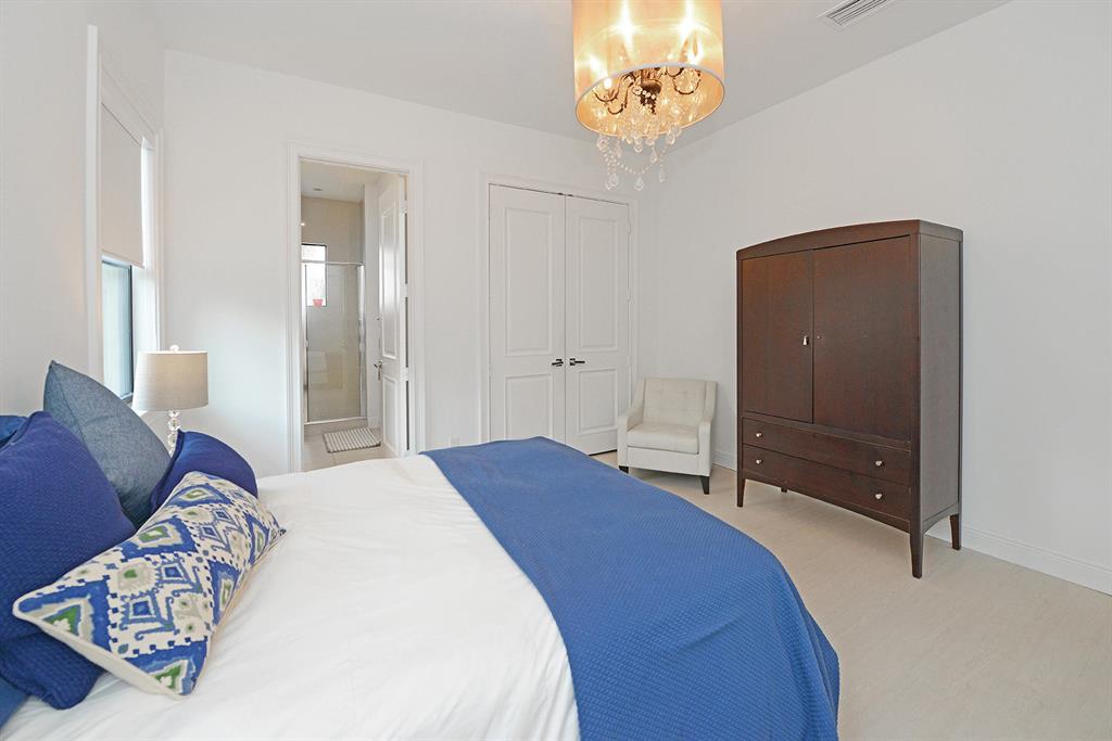 THE OAKS - Residential