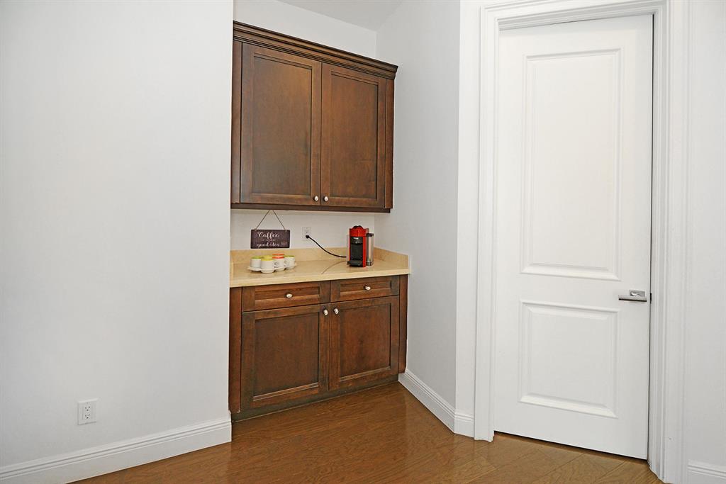 THE OAKS - Residential