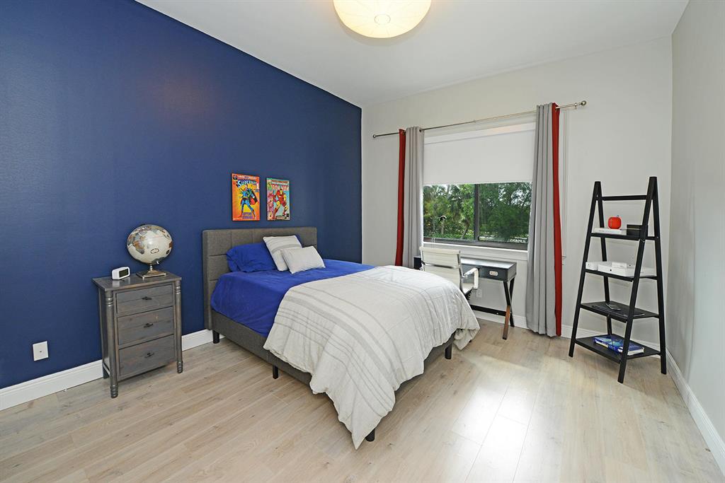 THE OAKS - Residential