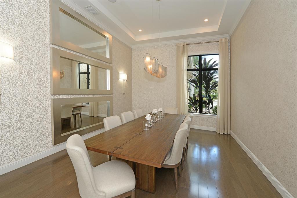 THE OAKS - Residential