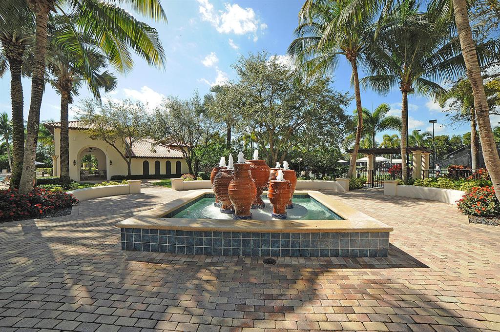 THE OAKS - Residential