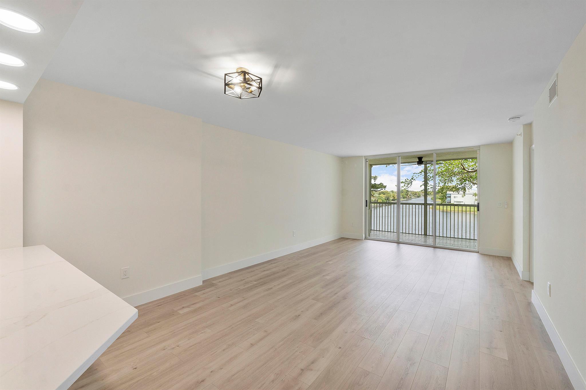 WELDON CONDOMINIUM - Residential