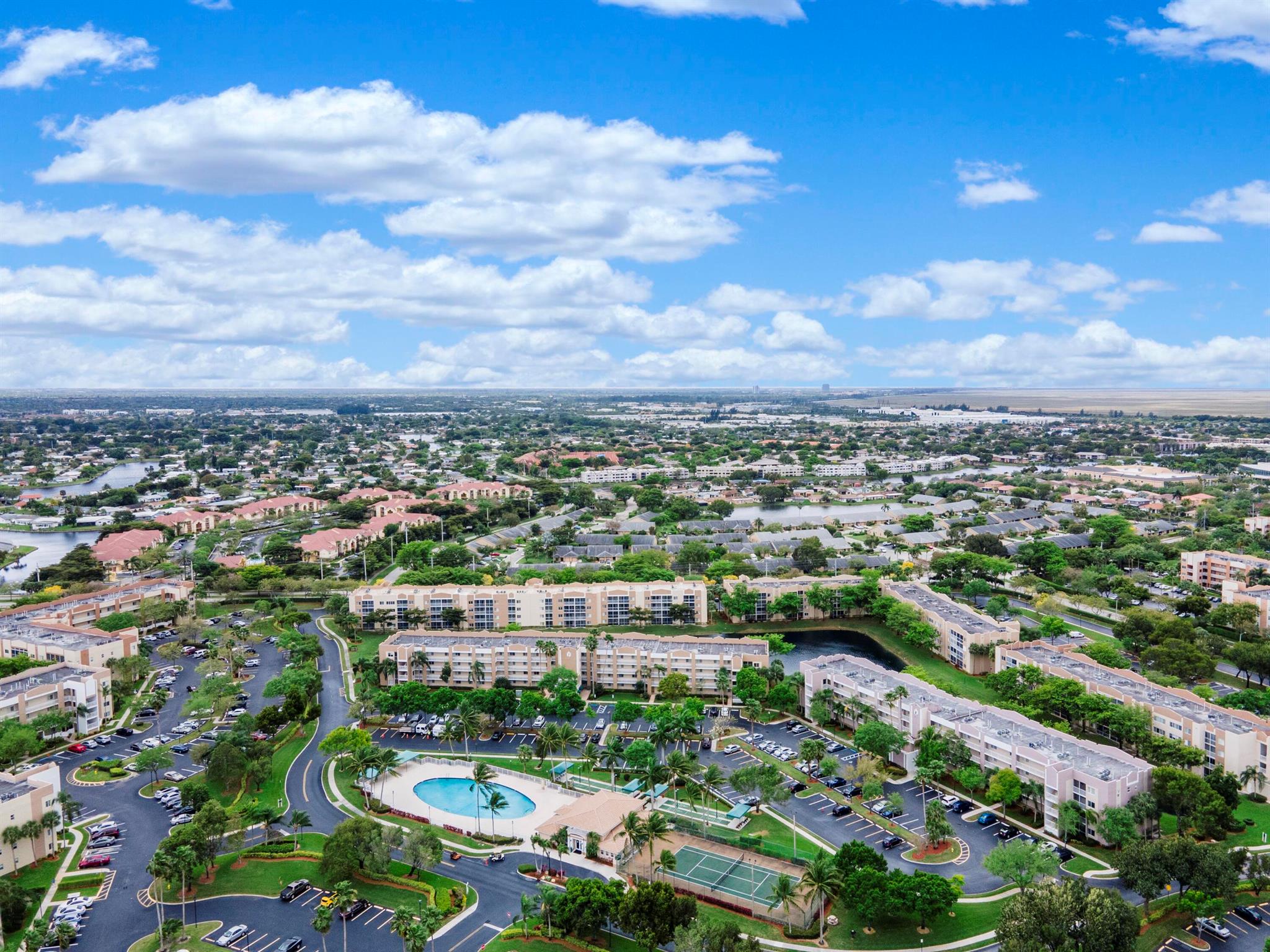 WELDON CONDOMINIUM - Residential