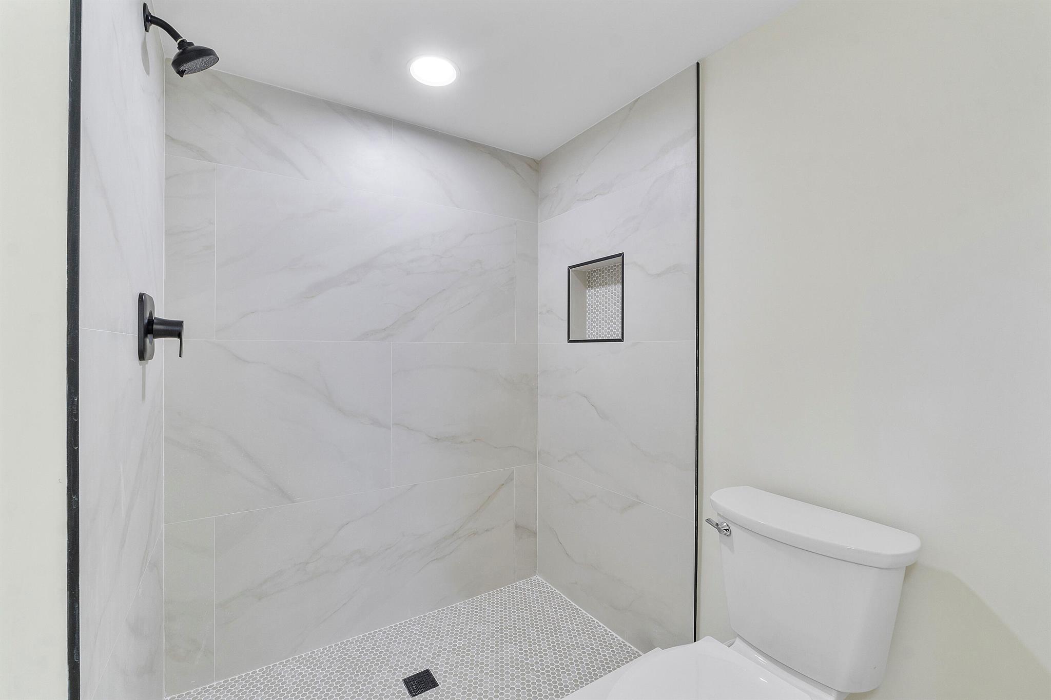 WELDON CONDOMINIUM - Residential