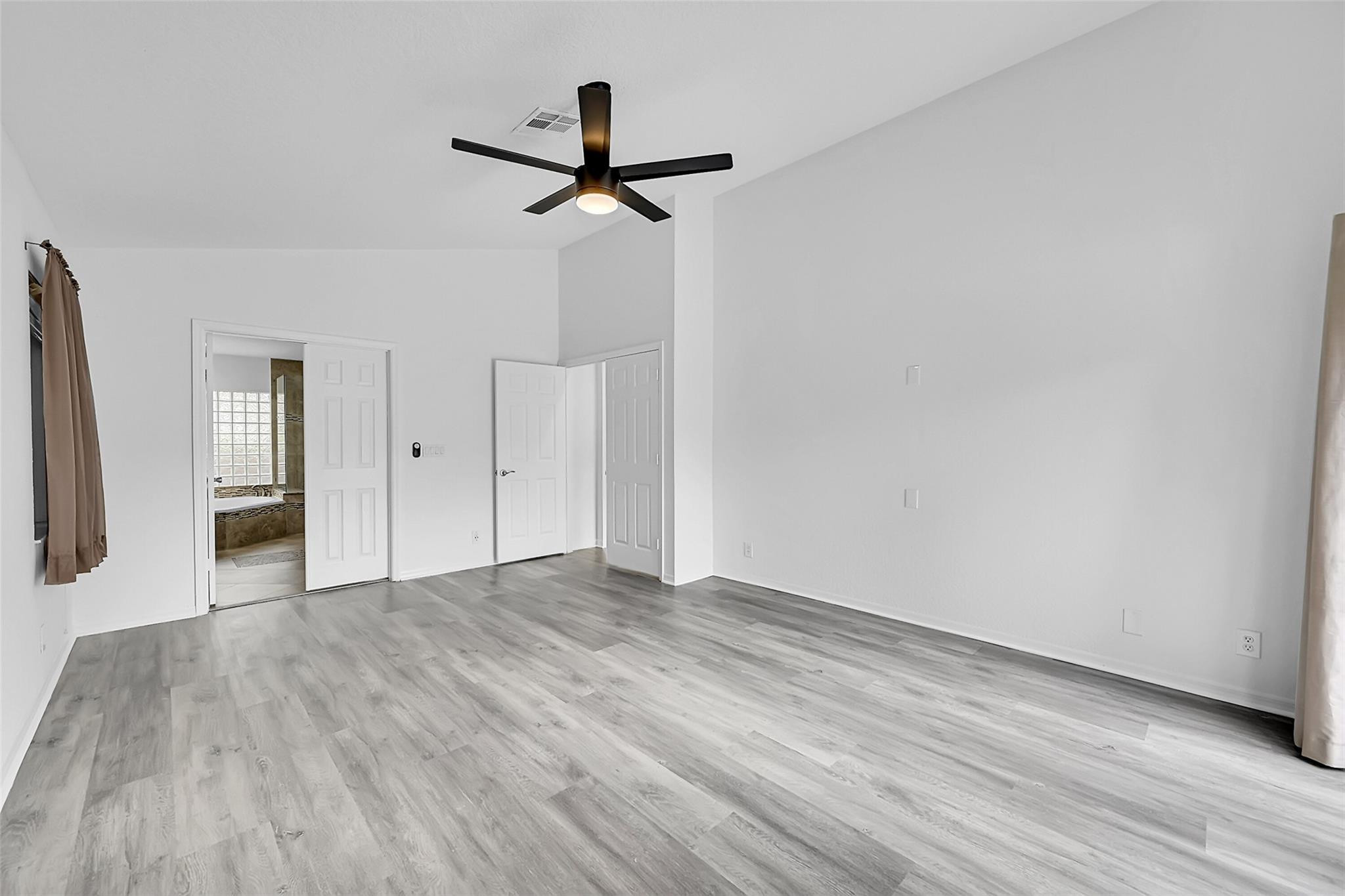 WINSTON PARK - Residential Lease