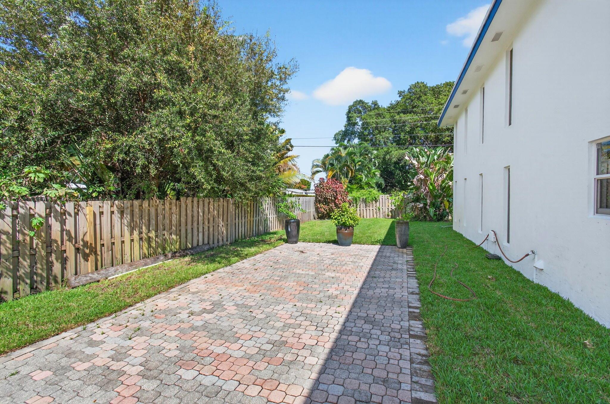 NORTH PALM BEACH VILLAGE - Residential