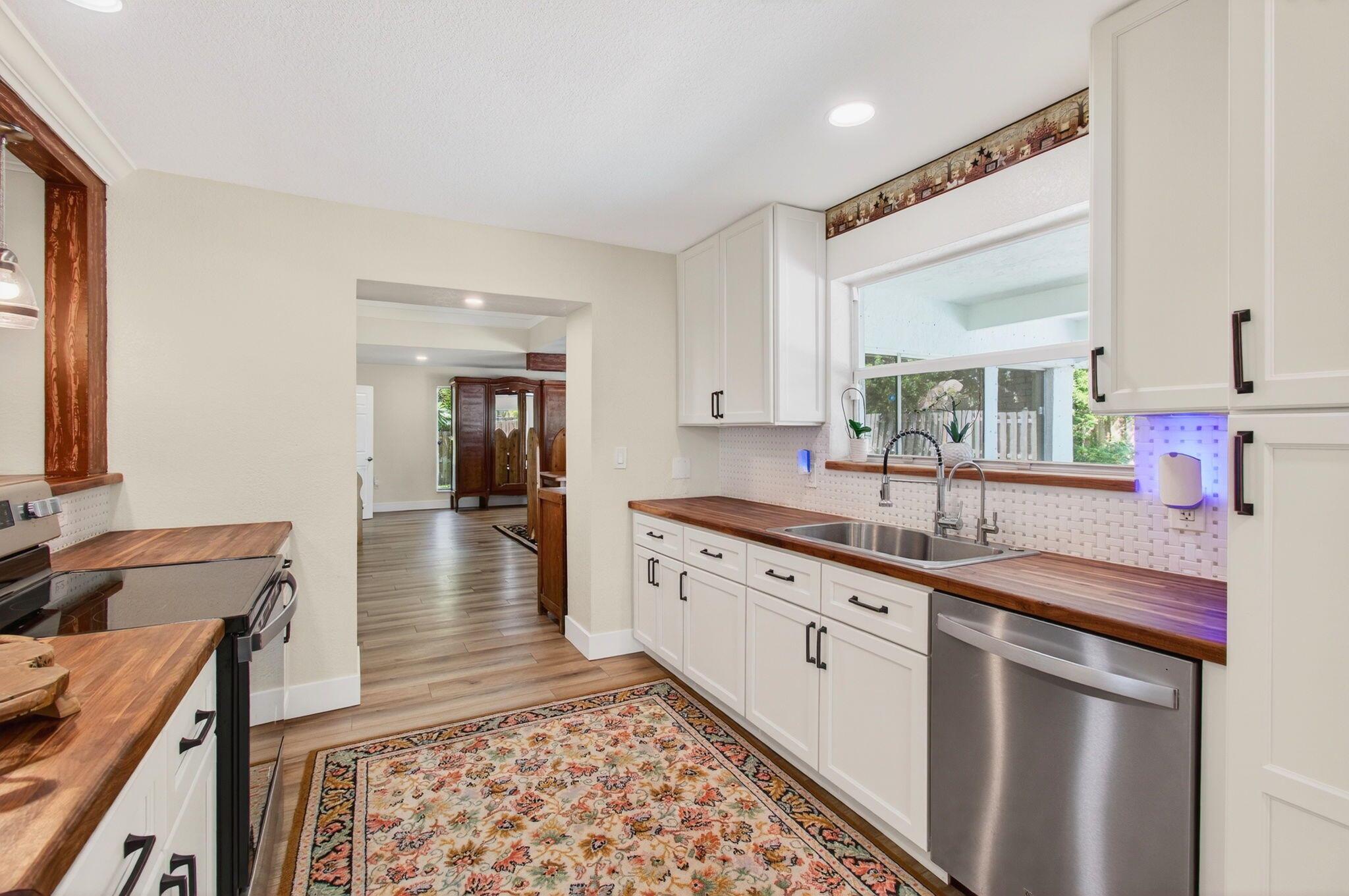 NORTH PALM BEACH VILLAGE - Residential