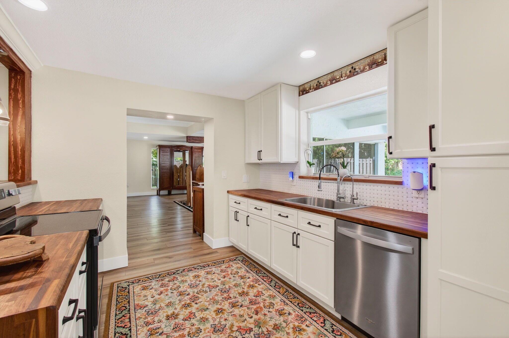 NORTH PALM BEACH VILLAGE - Residential