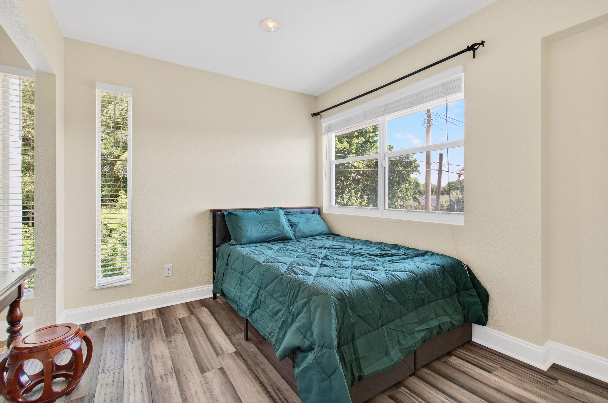 NORTH PALM BEACH VILLAGE - Residential