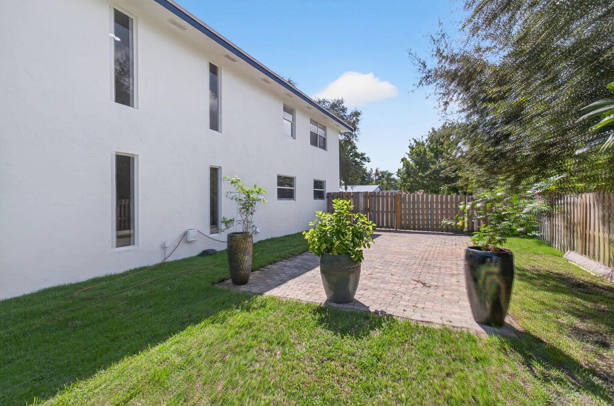 NORTH PALM BEACH VILLAGE - Residential