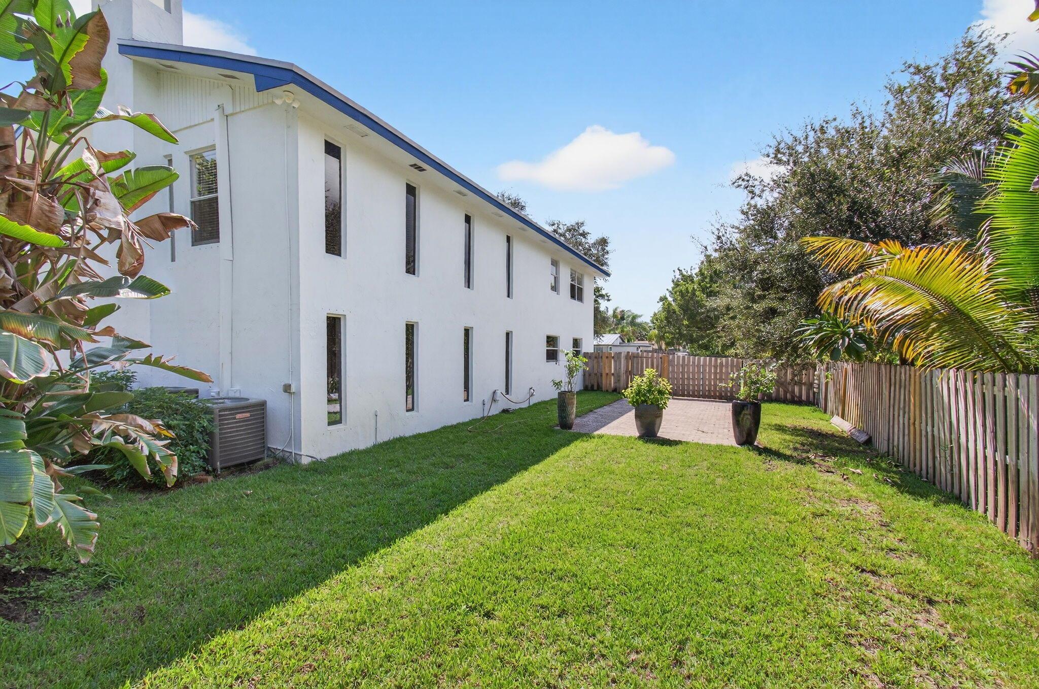 NORTH PALM BEACH VILLAGE - Residential