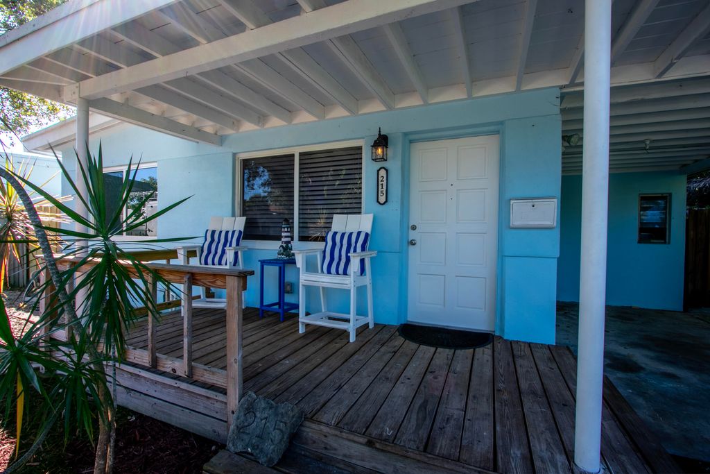 Photo of 215 NE 14 Avenue, Pompano Beach, FL 33060 (MLS # R11142815)