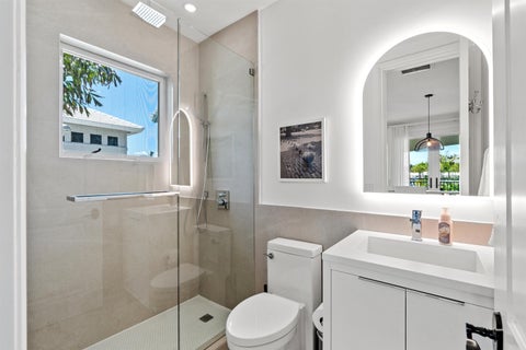 Tiny photo for 2320 NE 34th Court, Lighthouse Point, FL 33064 (MLS # B26048026)