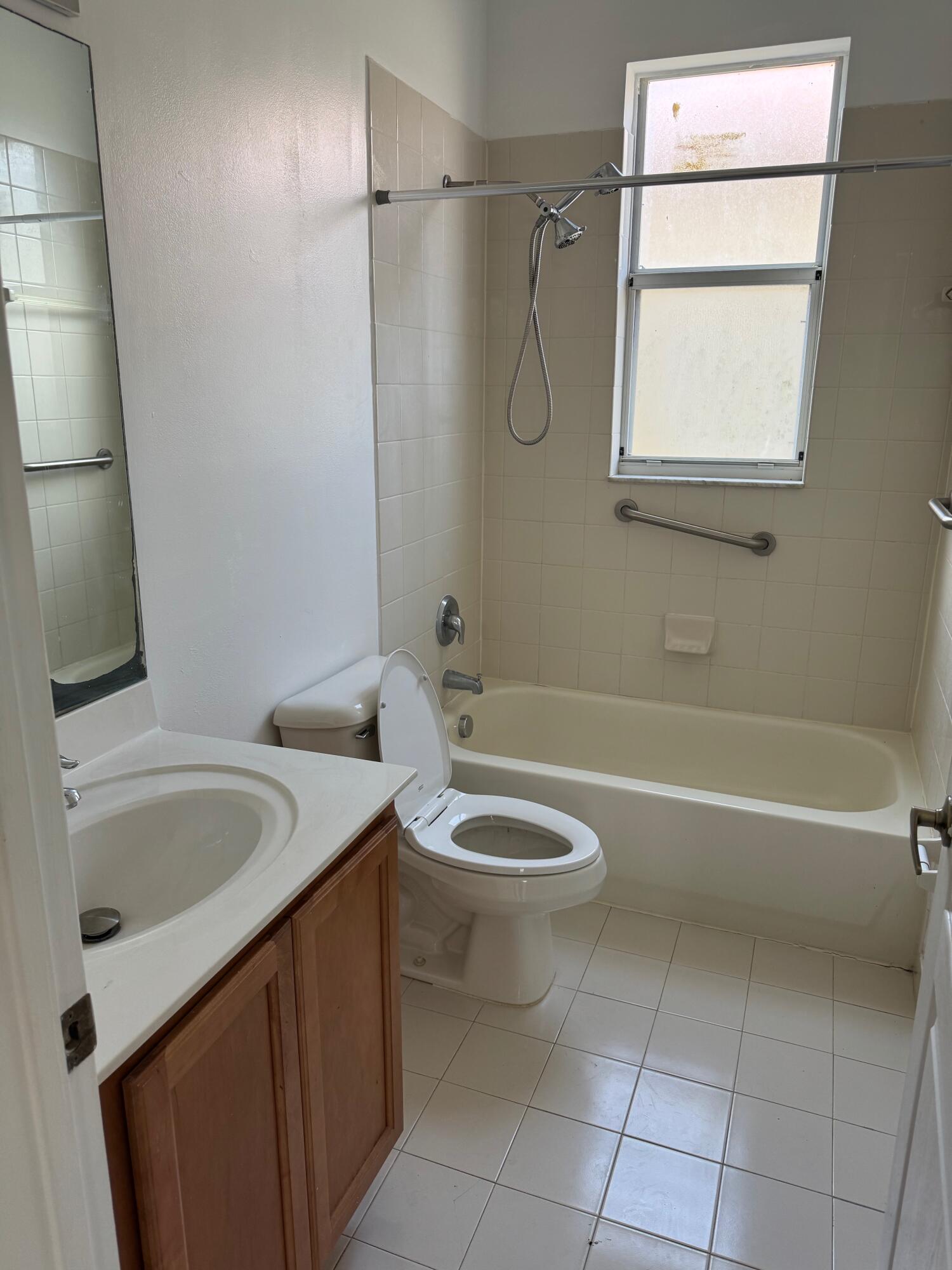 PORTOFINO PALMS - Residential