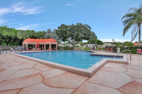 A home in Deerfield Beach