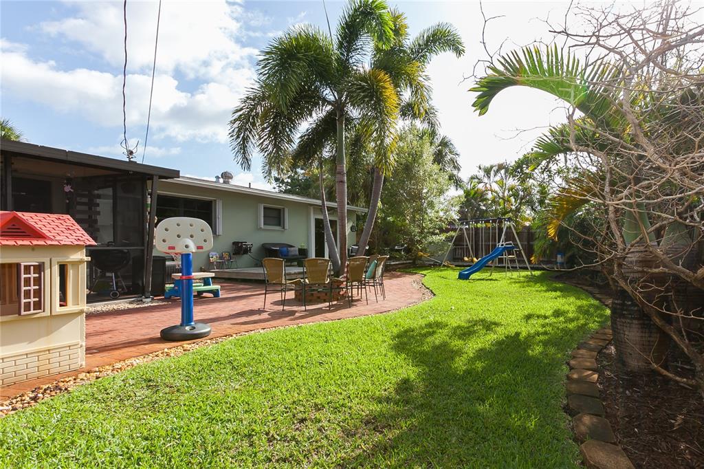 Flamingo Park Sec B 37-5 - Residential