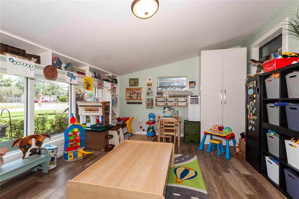 Flamingo Park Sec B 37-5 - Residential