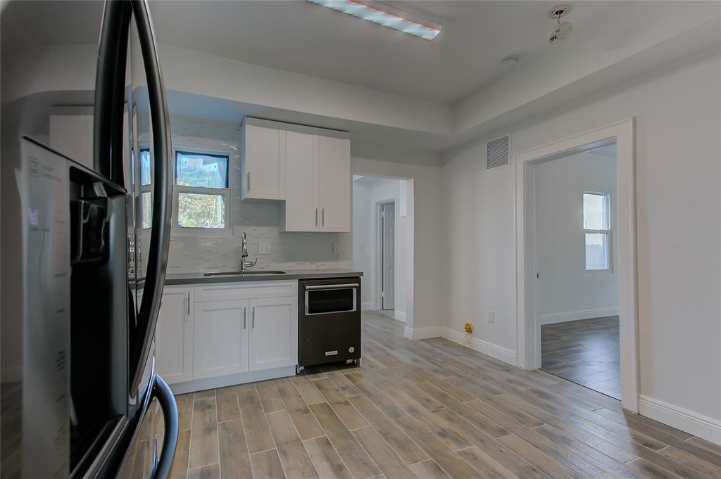 HOLLYWOOD - Residential Lease