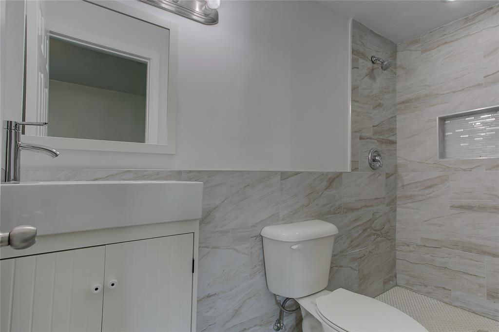 HOLLYWOOD - Residential Lease