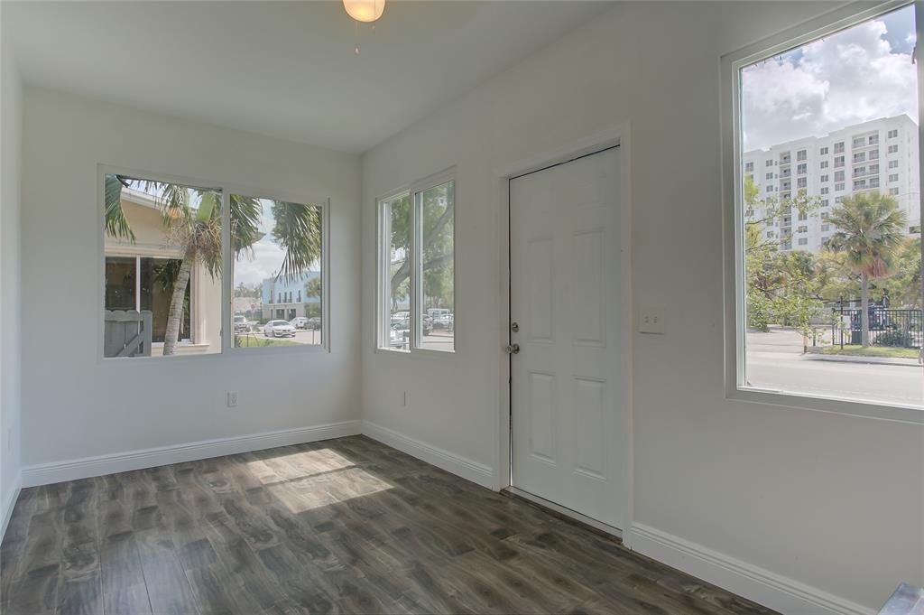 HOLLYWOOD - Residential Lease