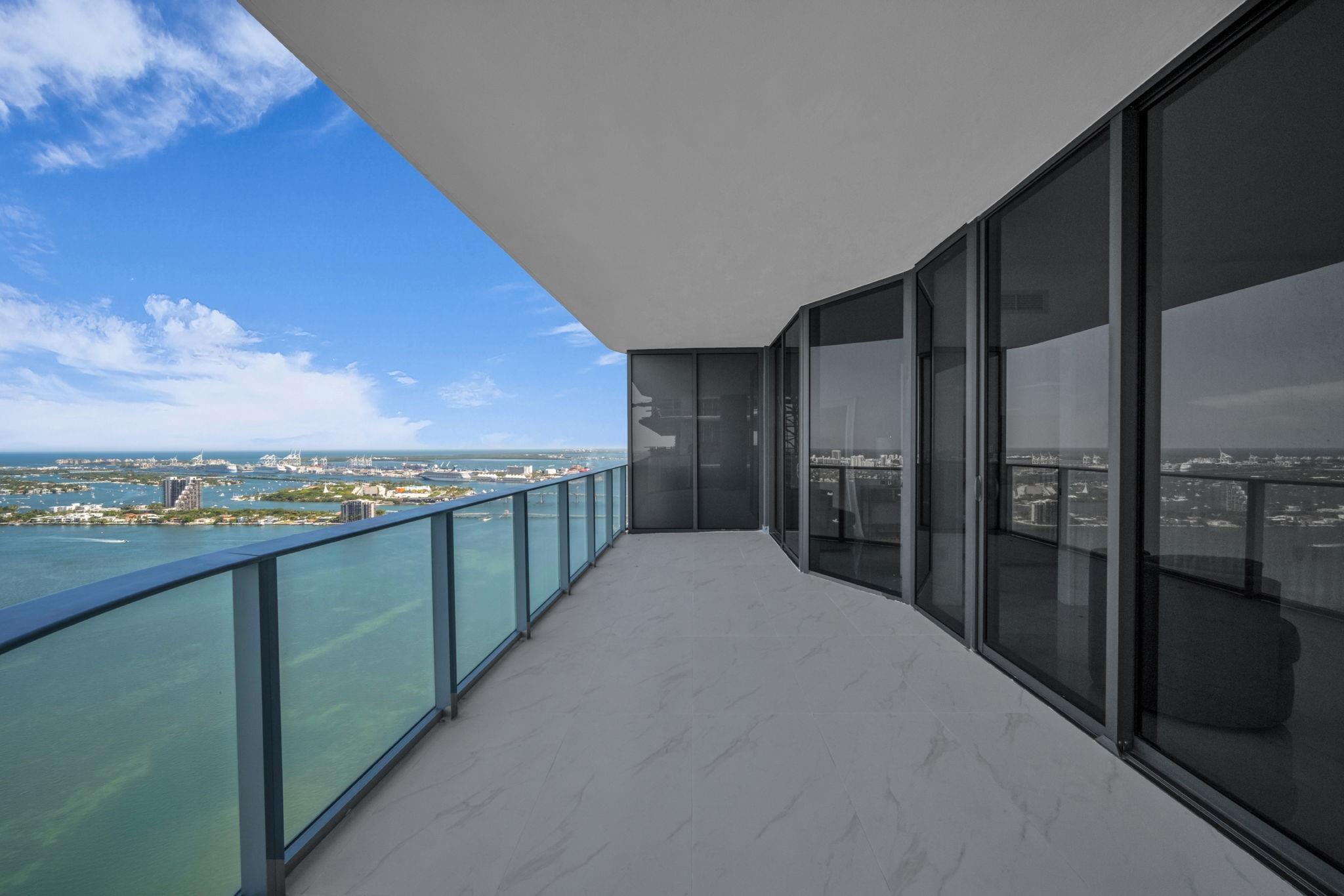 ARIA RESERVE MIAMI SOUTH - Residential Lease
