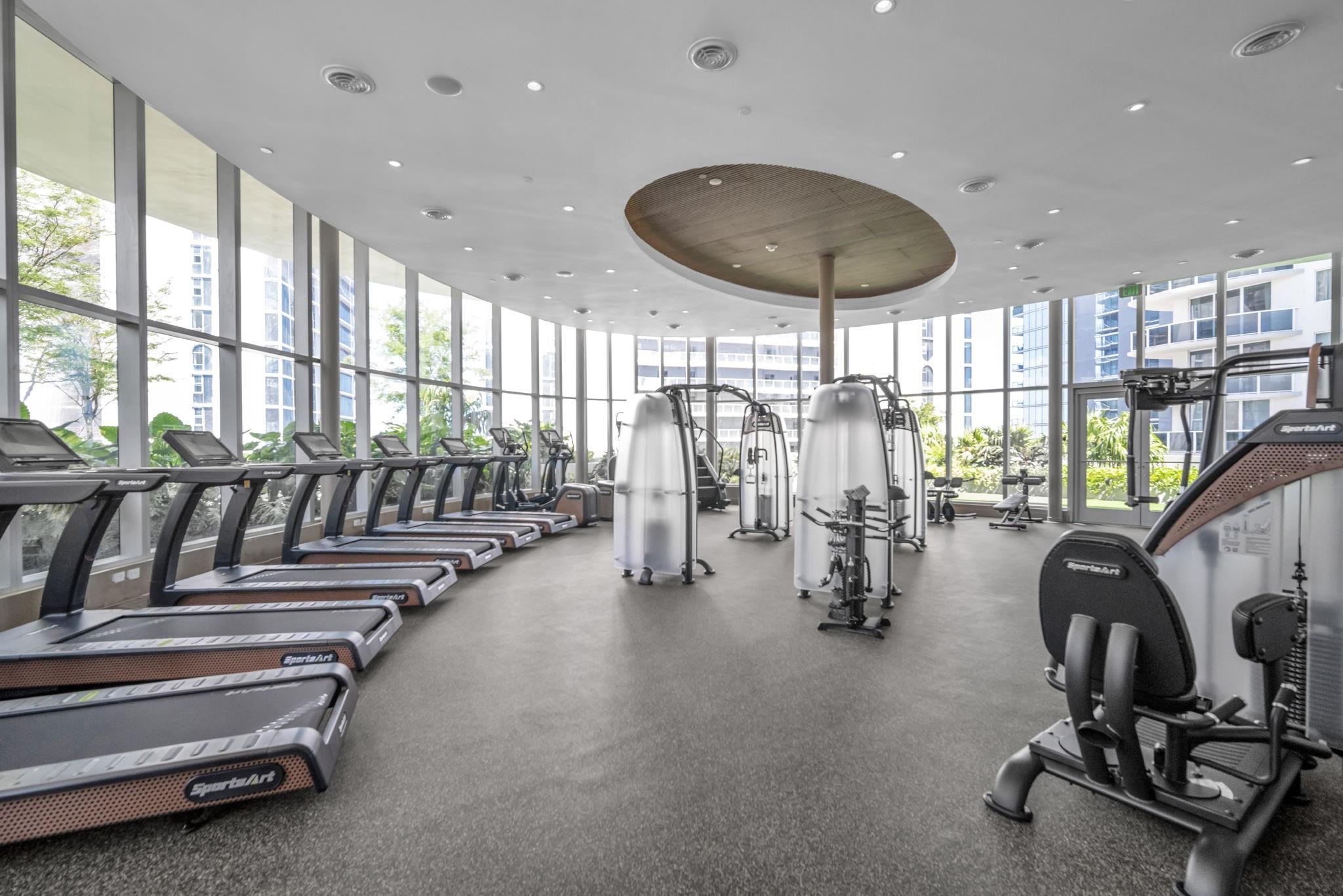 ARIA RESERVE MIAMI SOUTH - Residential Lease