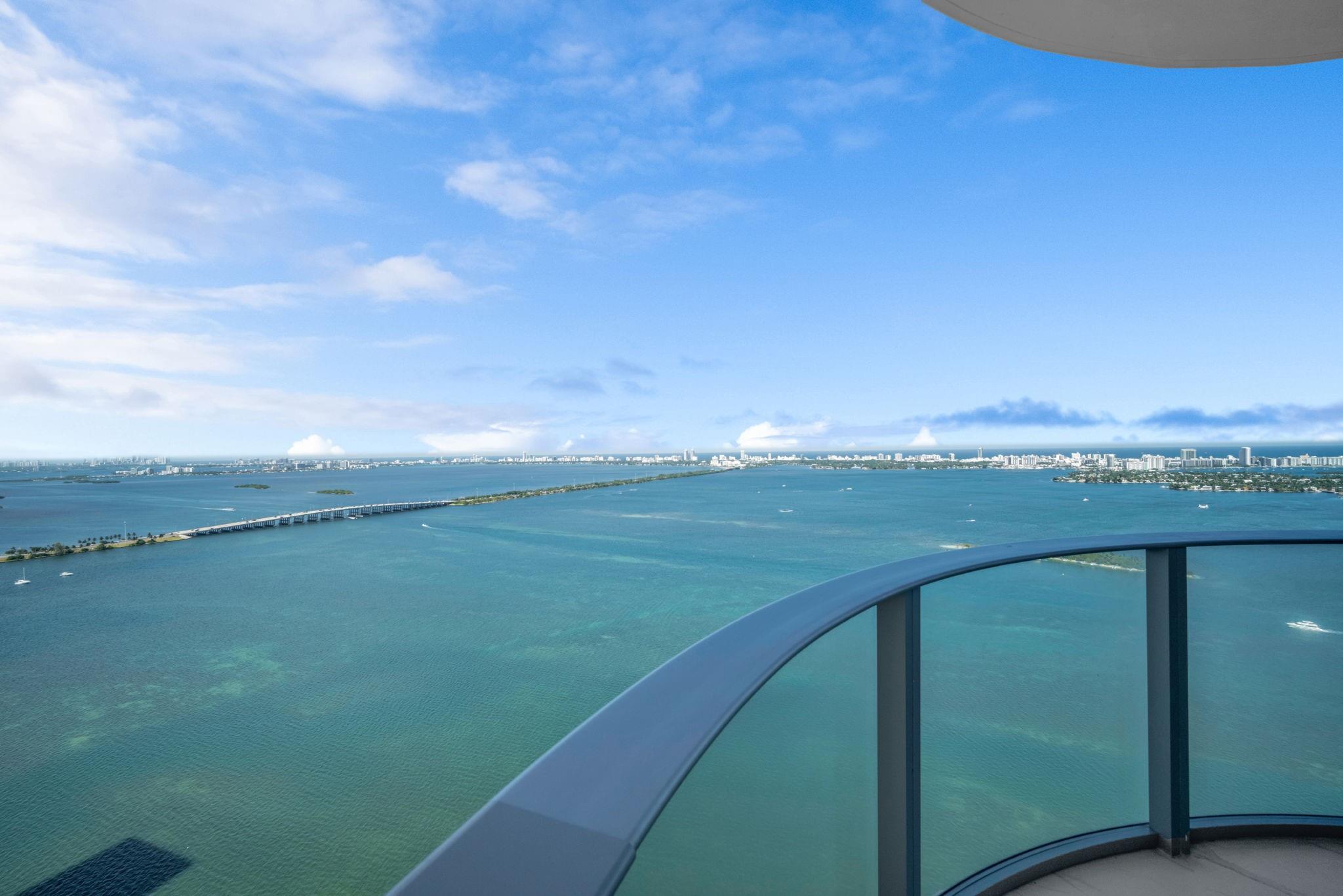 ARIA RESERVE MIAMI SOUTH - Residential Lease