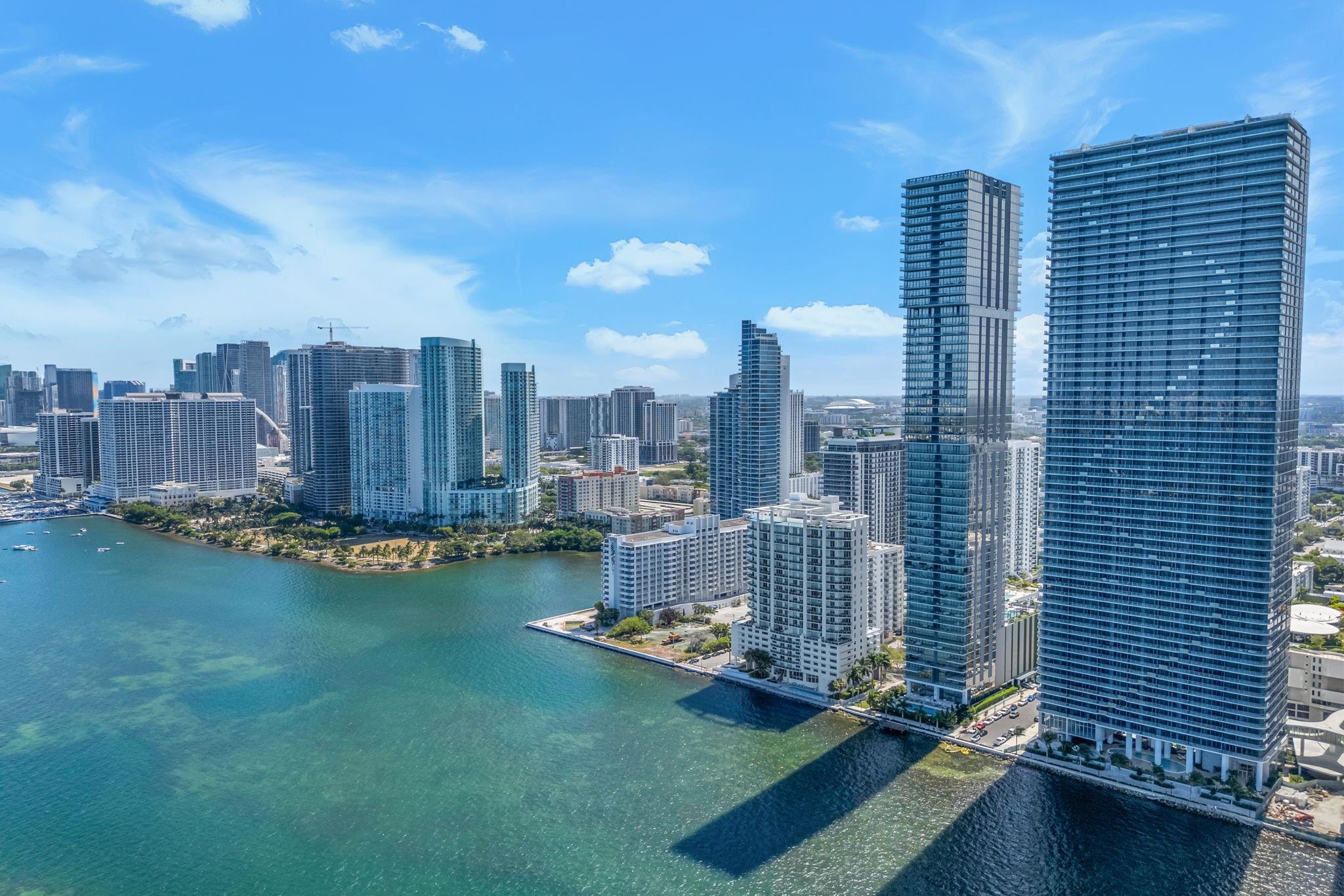 ARIA RESERVE MIAMI SOUTH - Residential Lease