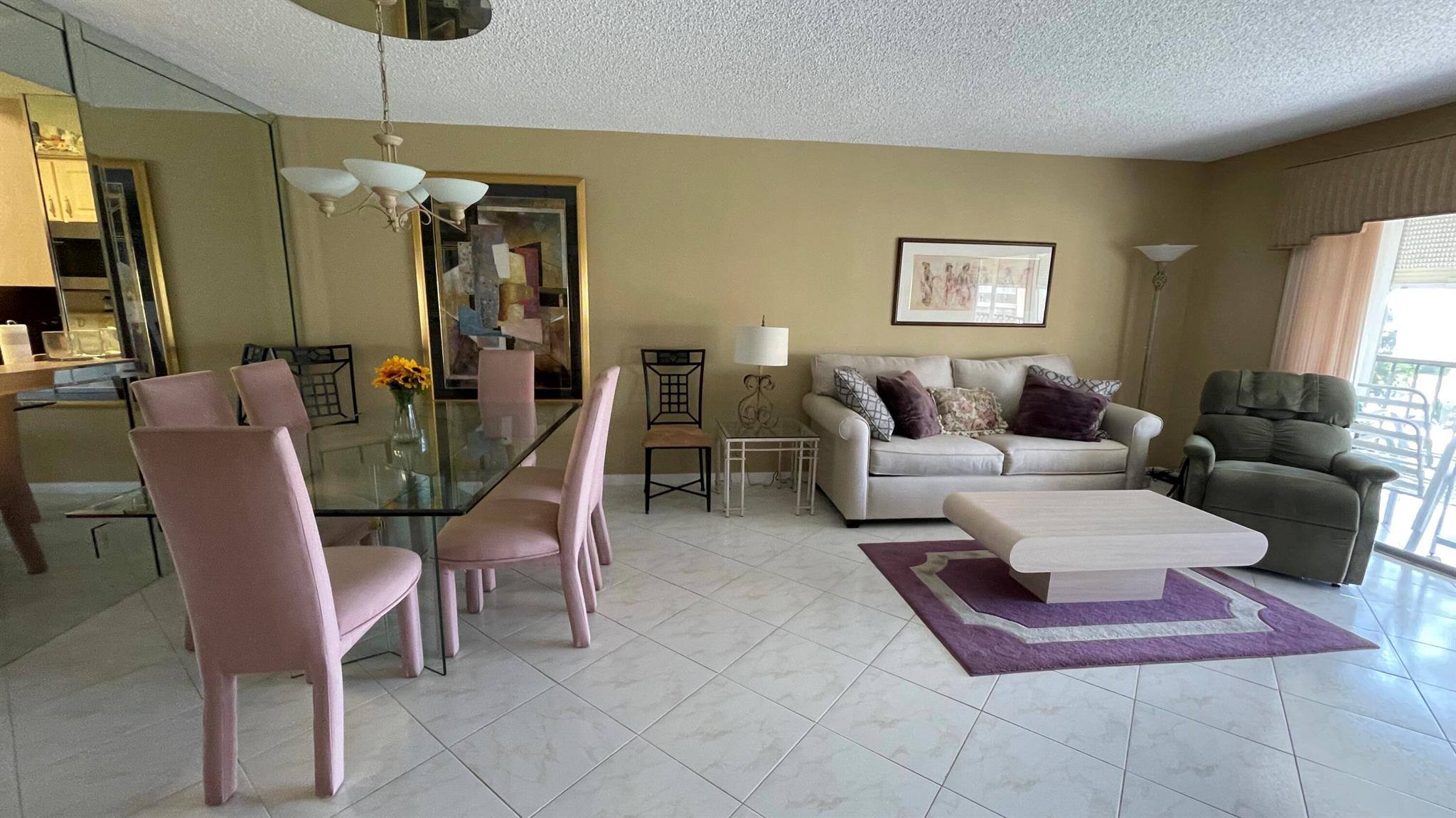 6936 Huntington Lane 405