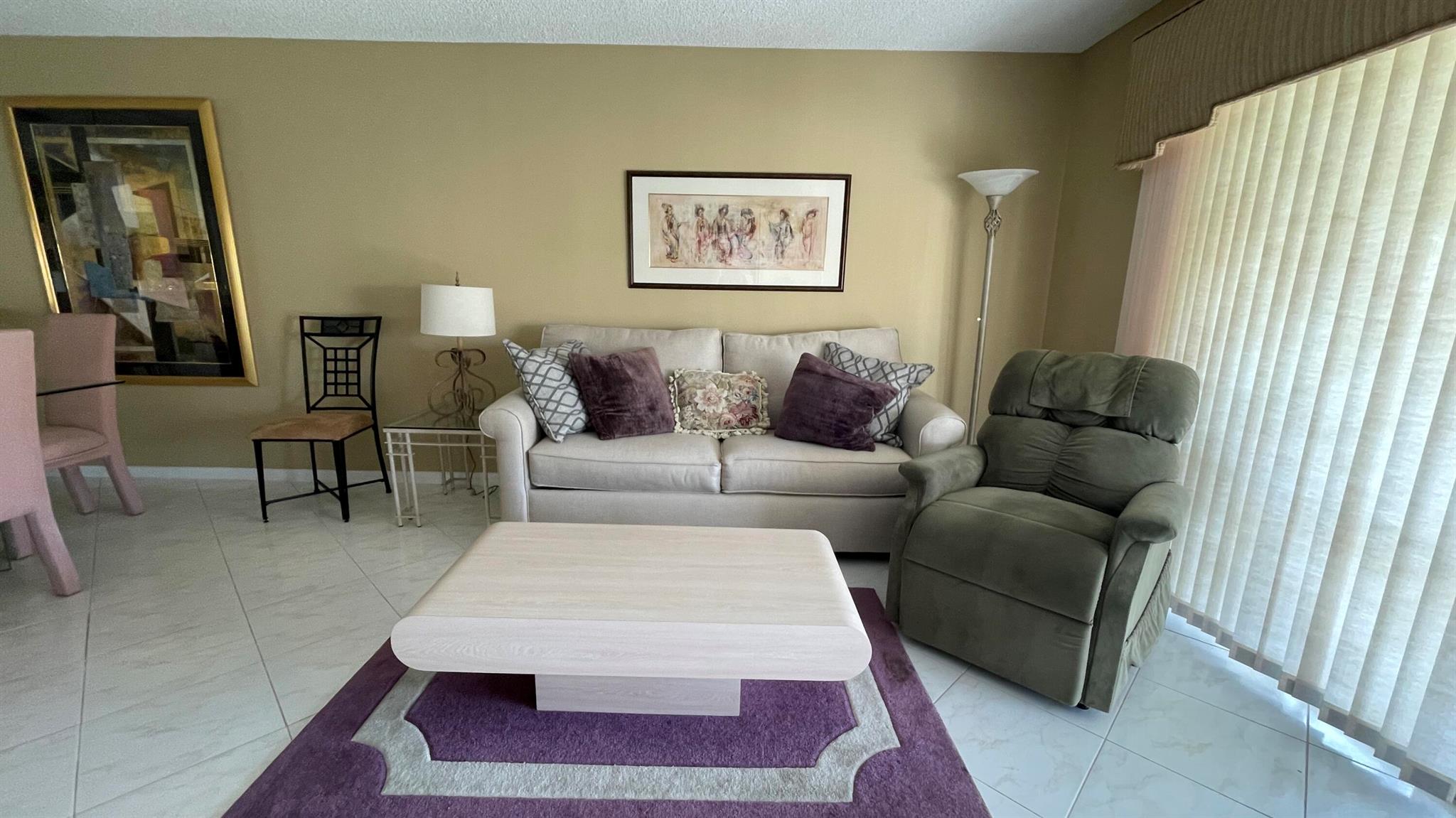 6936 Huntington Lane 405