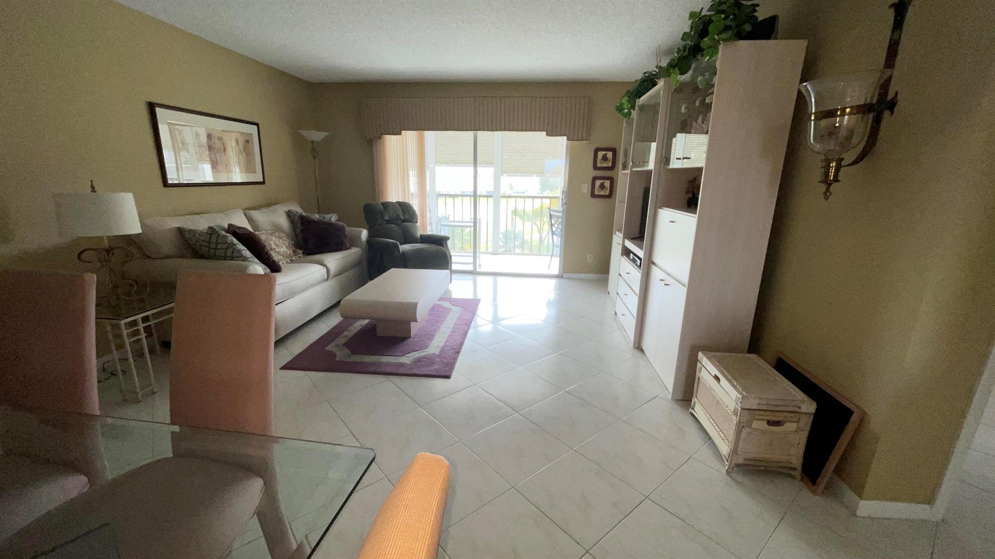 6936 Huntington Lane 405