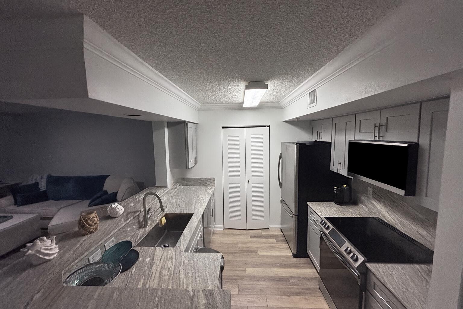 1000 Scotia Drive 506