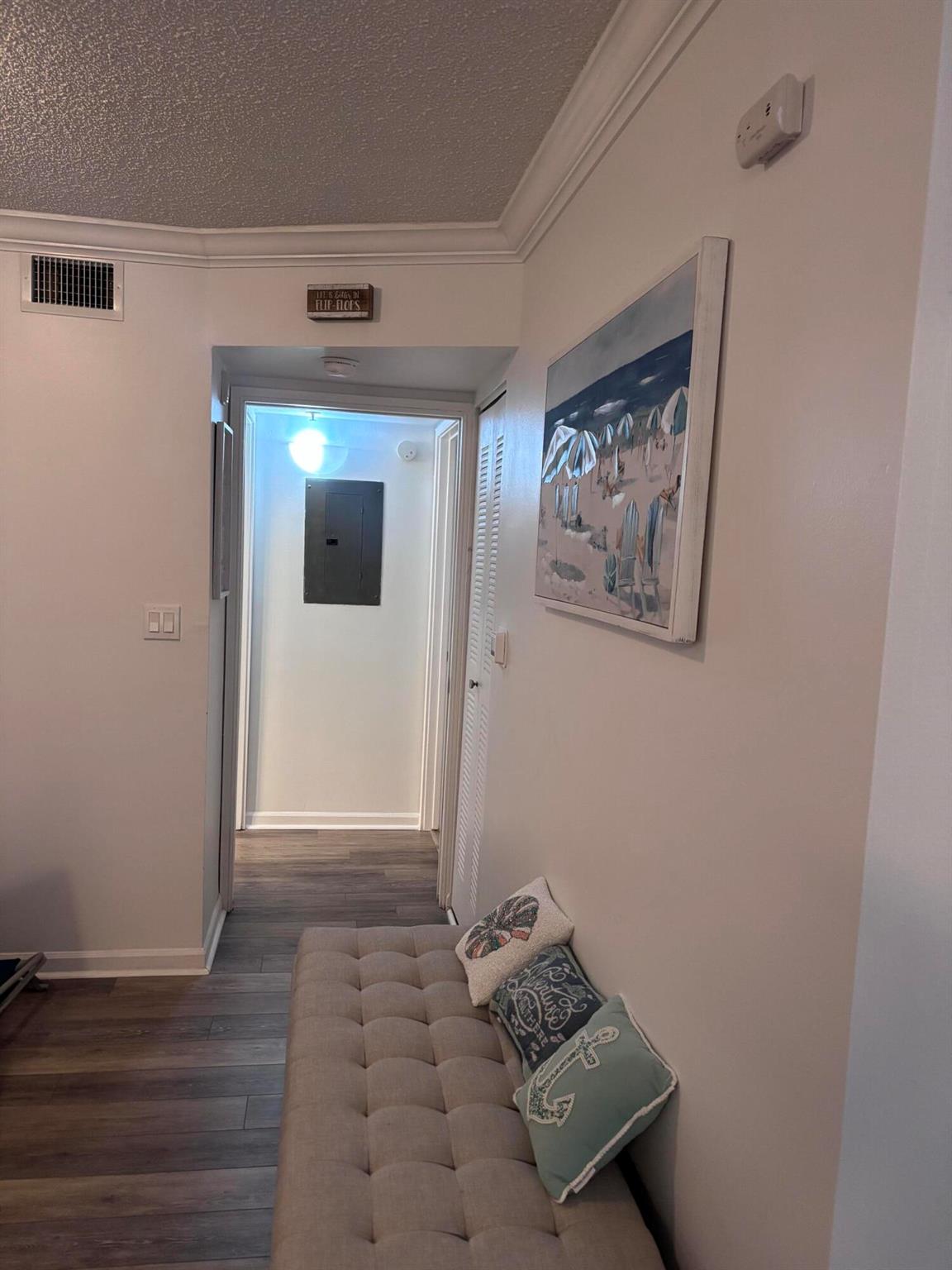 HYPOLUXOS MARINERS CAY CO - Residential