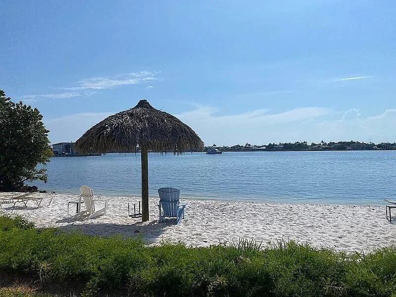 HYPOLUXOS MARINERS CAY CONDO - Residential