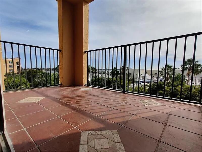 HYPOLUXOS MARINERS CAY CONDO - Residential