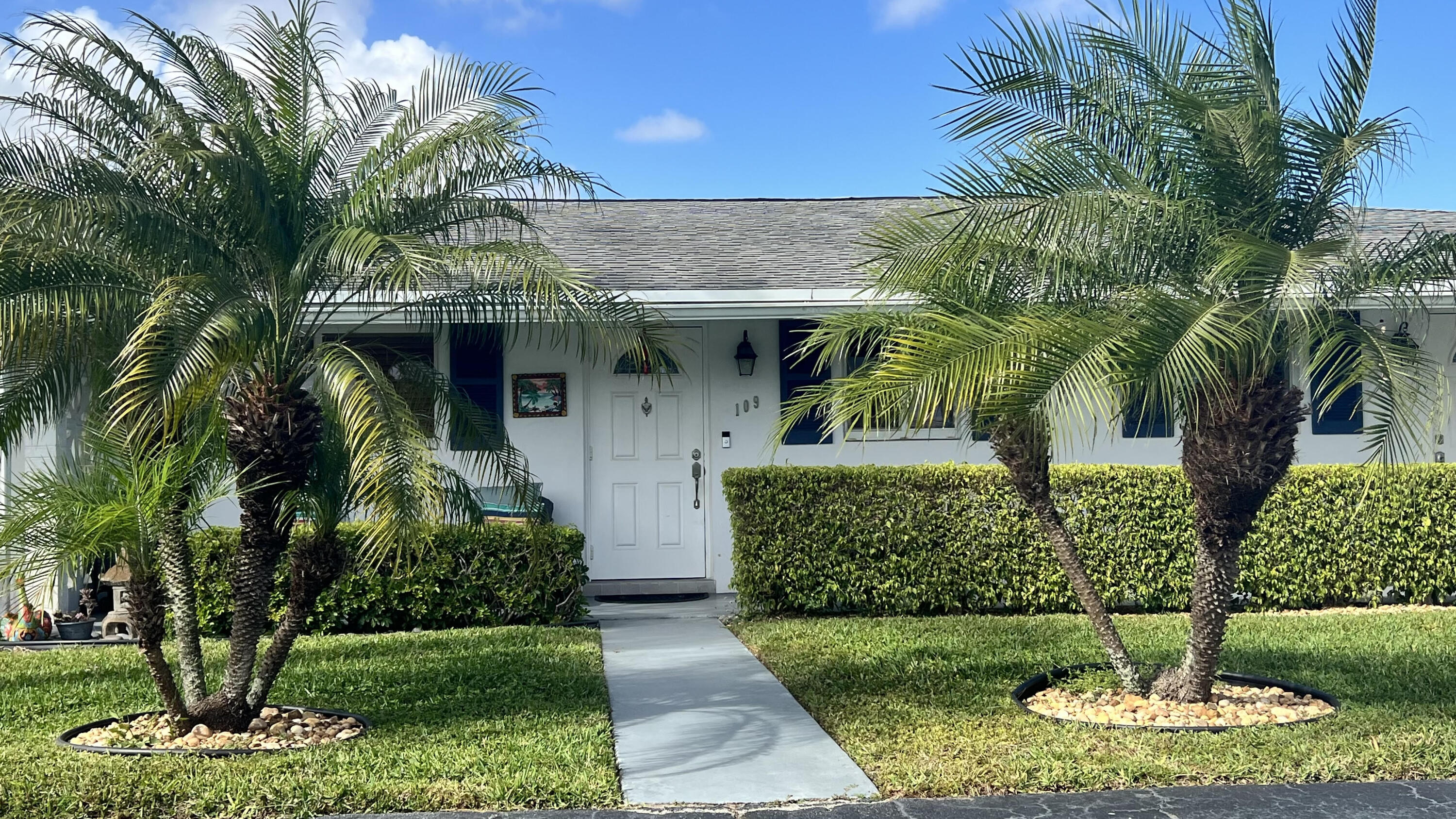 Palm Beach Leisureville, Golf Lane - Residential