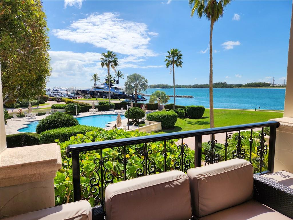 BAYSIDE VILLAGE - Residential