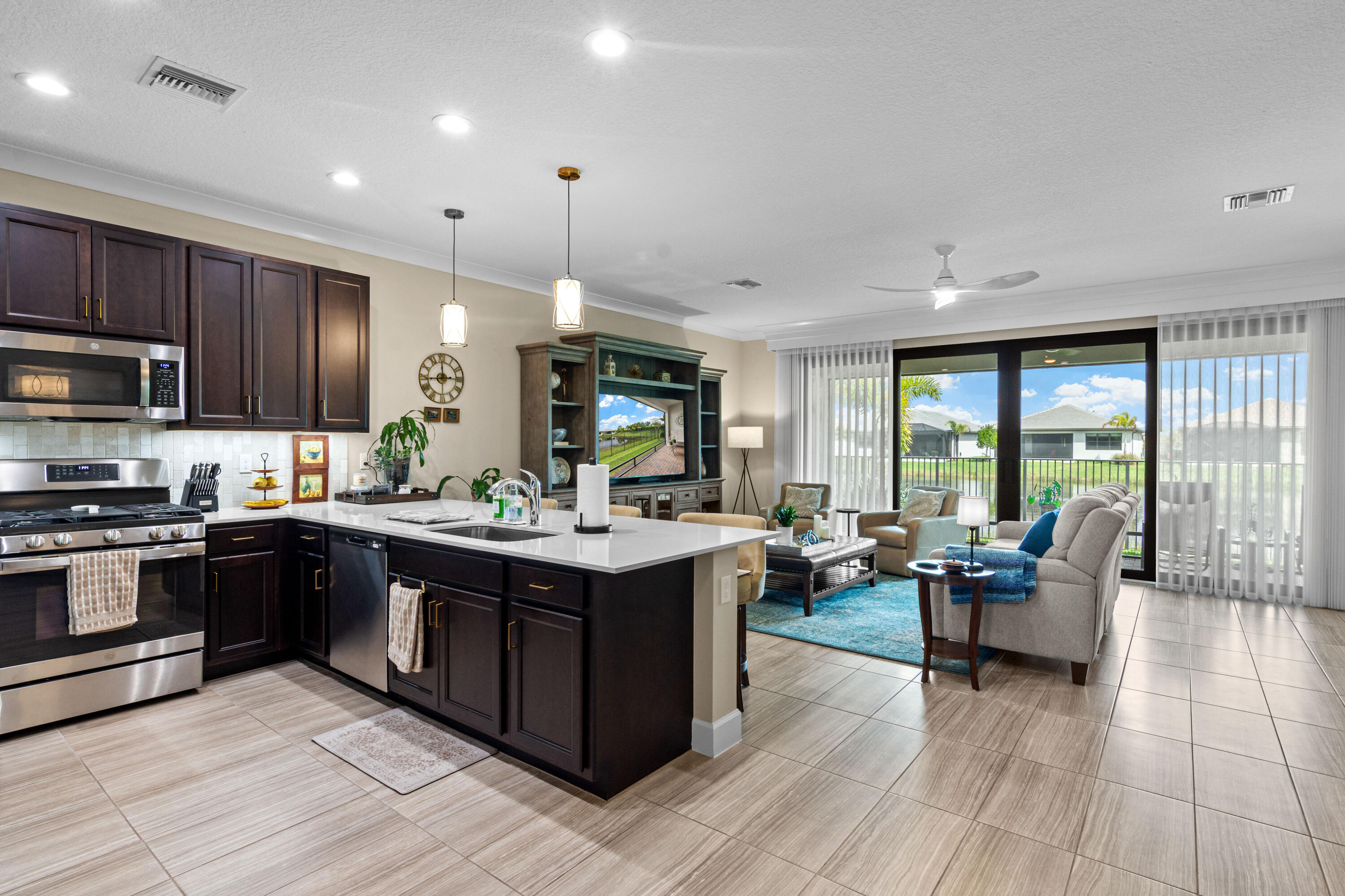 Valencia Walk - Residential