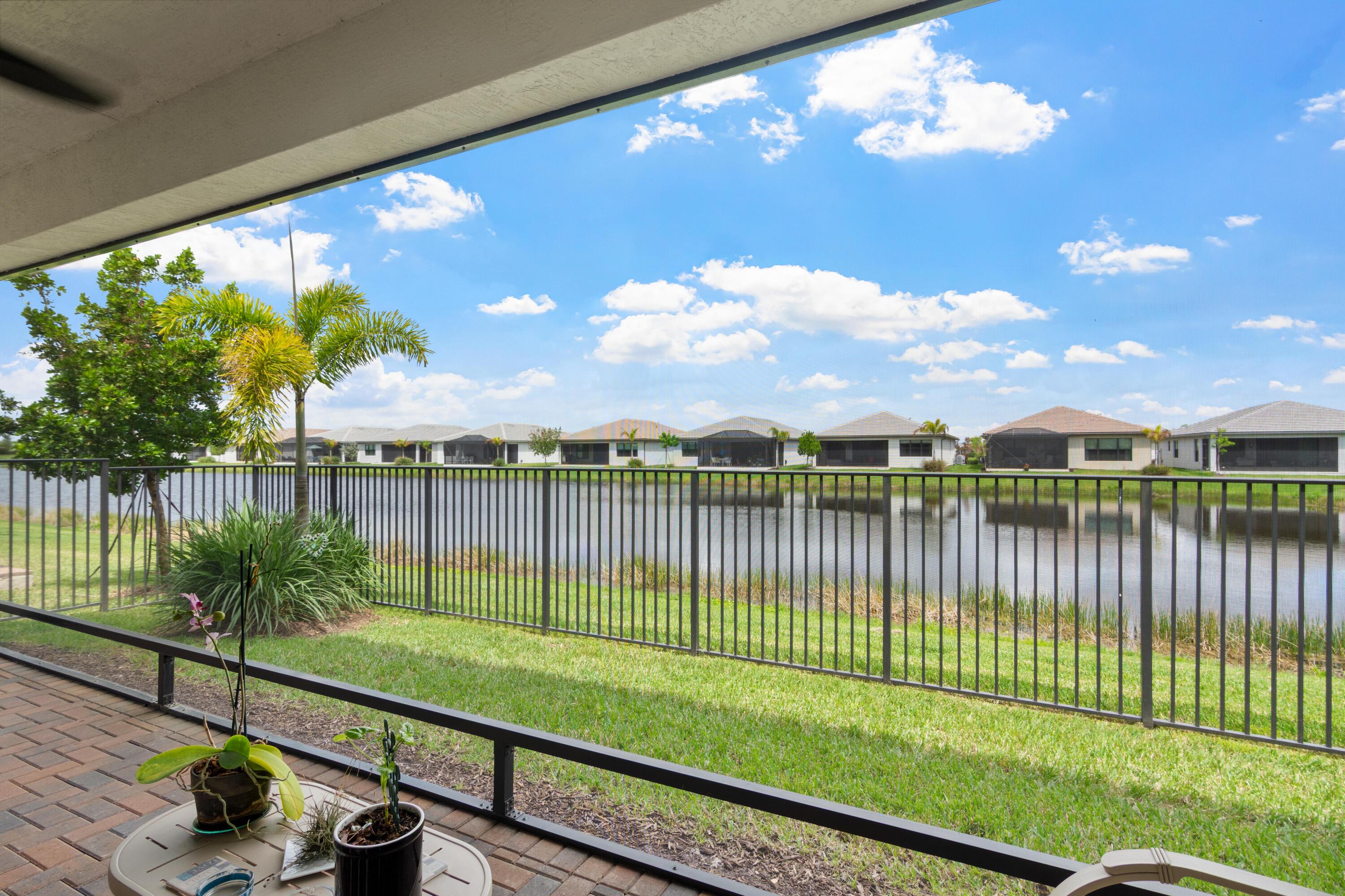 Valencia Walk - Residential