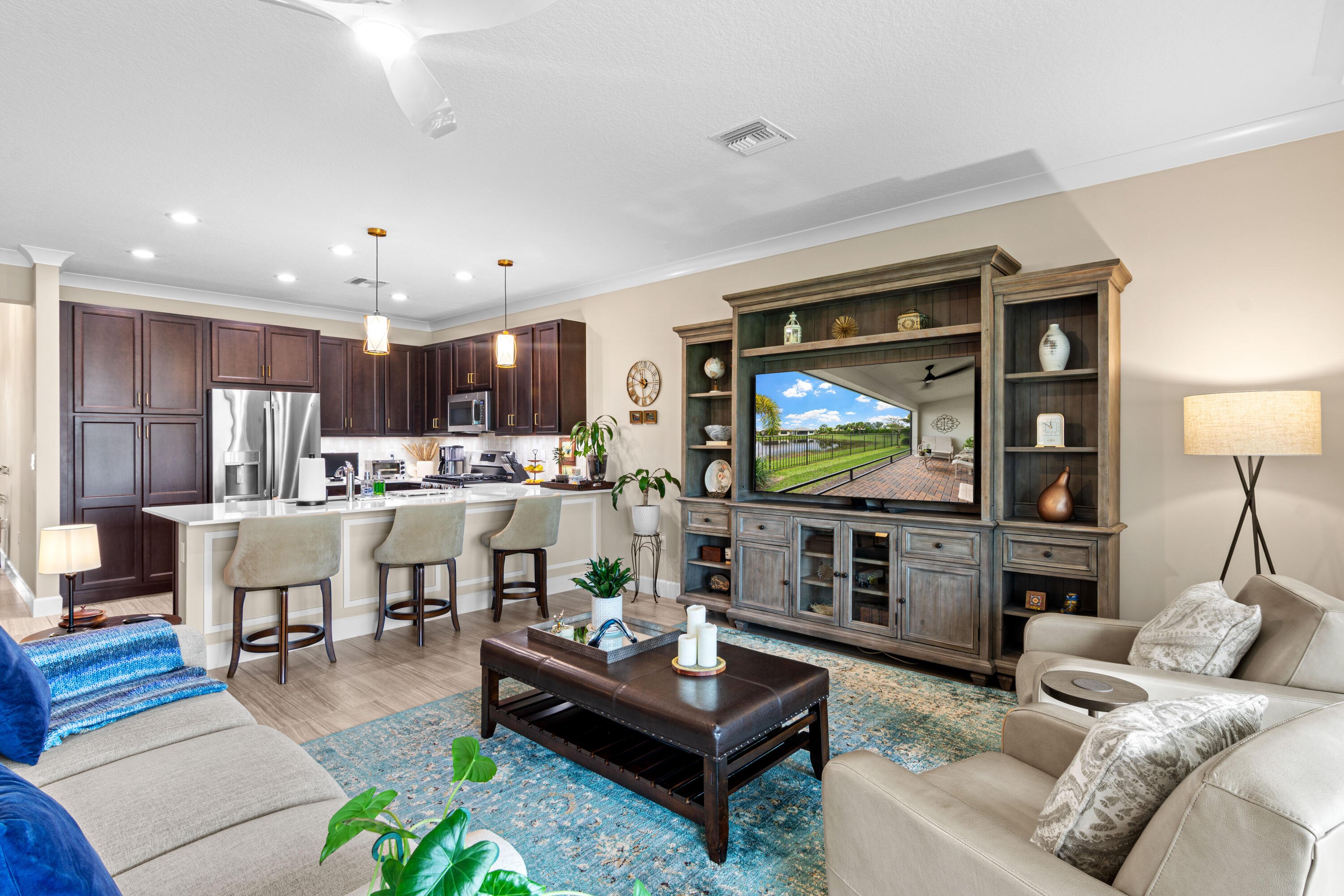 Valencia Walk - Residential