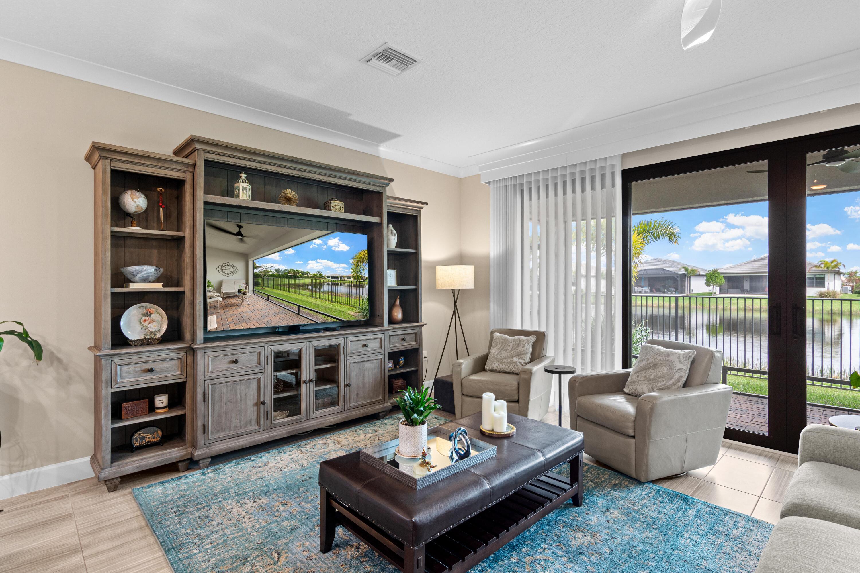 Valencia Walk - Residential