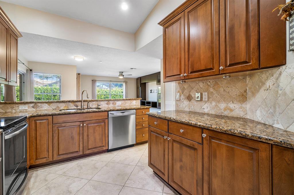 BERMUDA COVE / WINSTON PARK - Residential