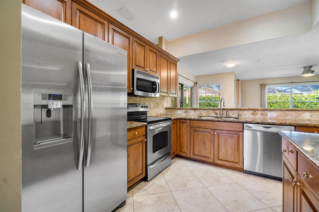 BERMUDA COVE / WINSTON PARK - Residential