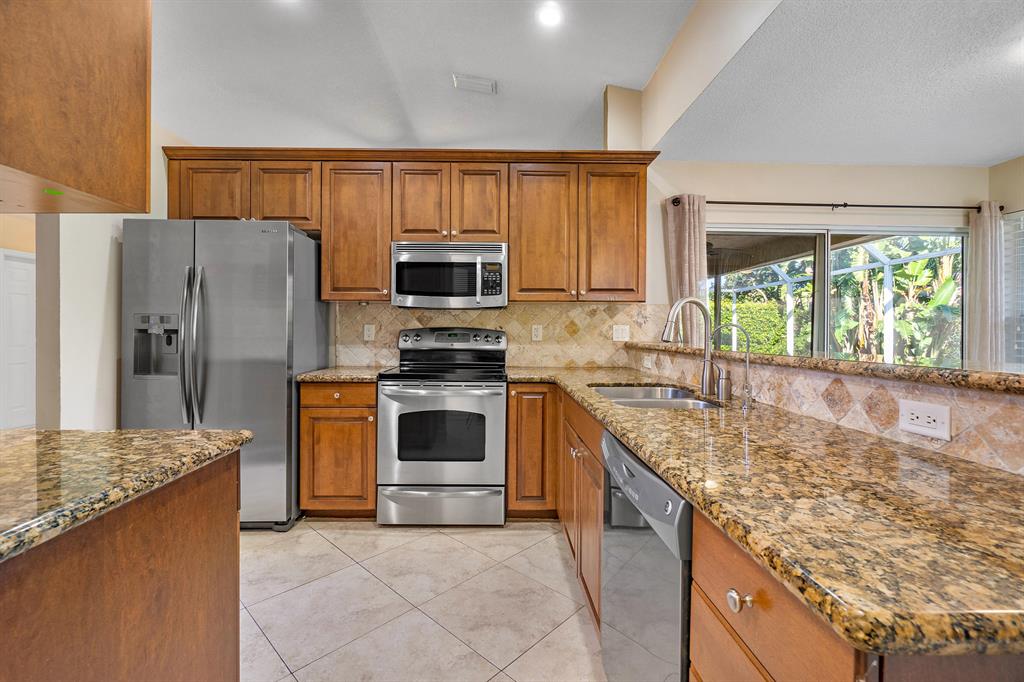 BERMUDA COVE / WINSTON PARK - Residential