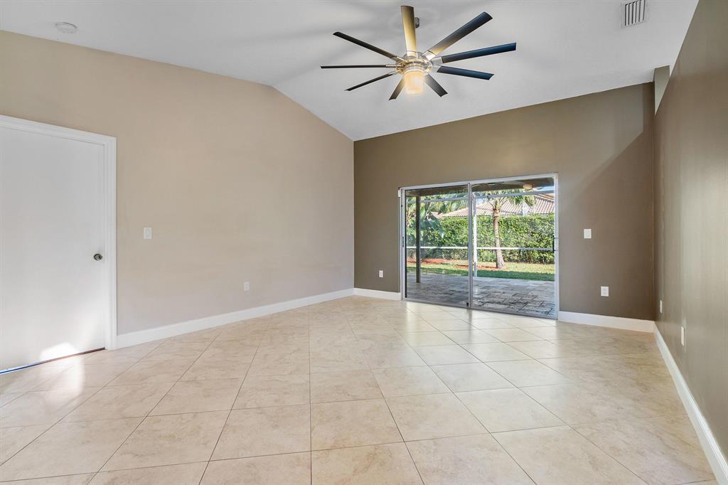 BERMUDA COVE / WINSTON PARK - Residential