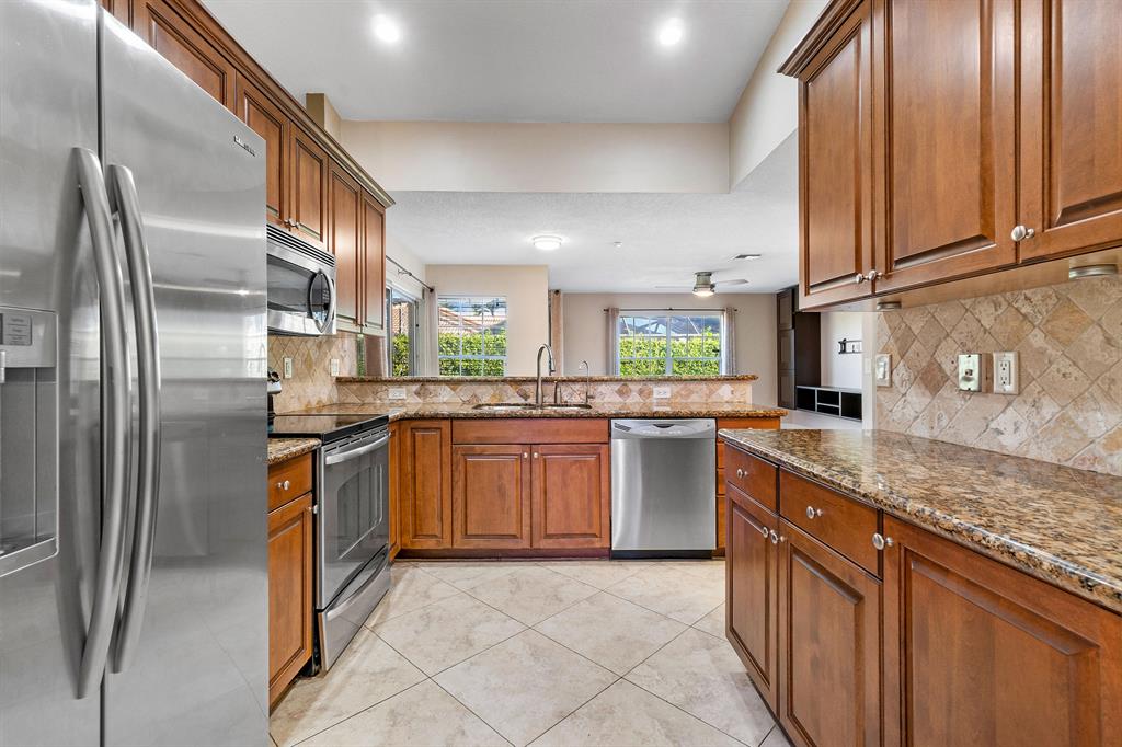 BERMUDA COVE / WINSTON PARK - Residential