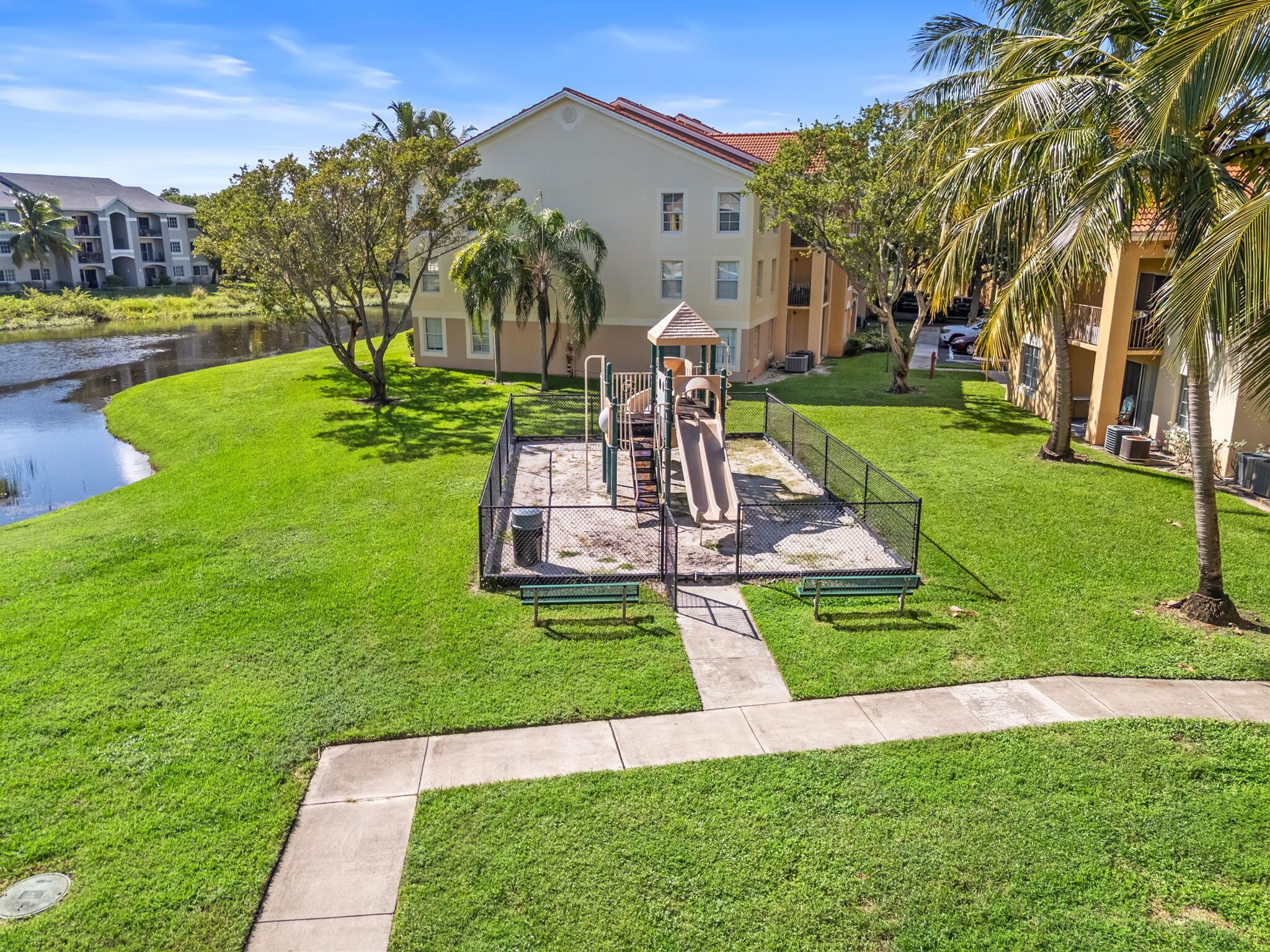 EMERALD ISLE AT LAGUNA LA - Residential