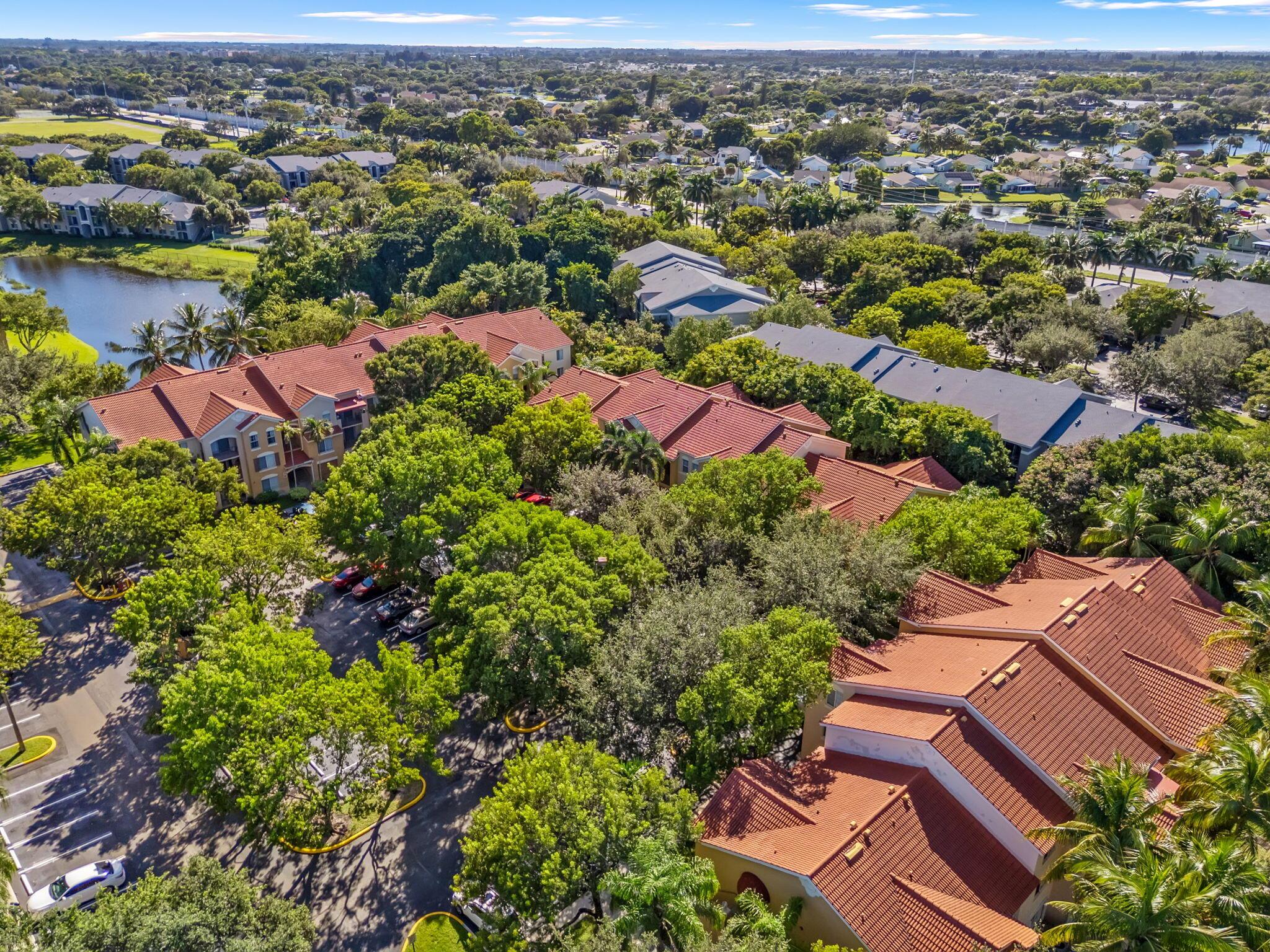 EMERALD ISLE AT LAGUNA LA - Residential